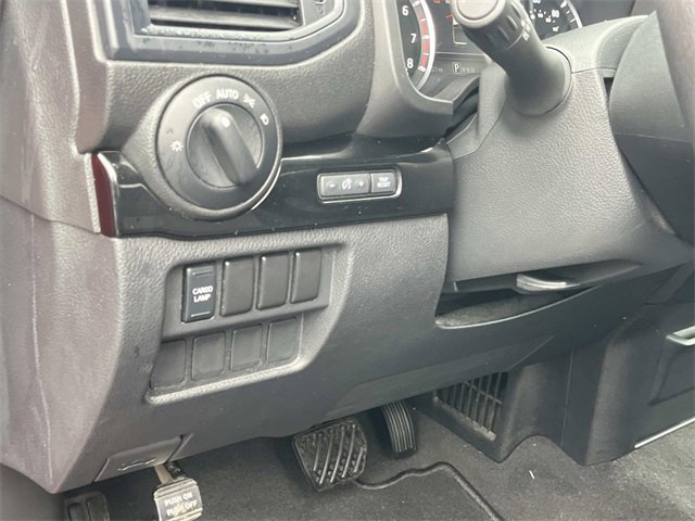 Used 2022 Nissan Titan SV w/ Accessory Utility Package image 27