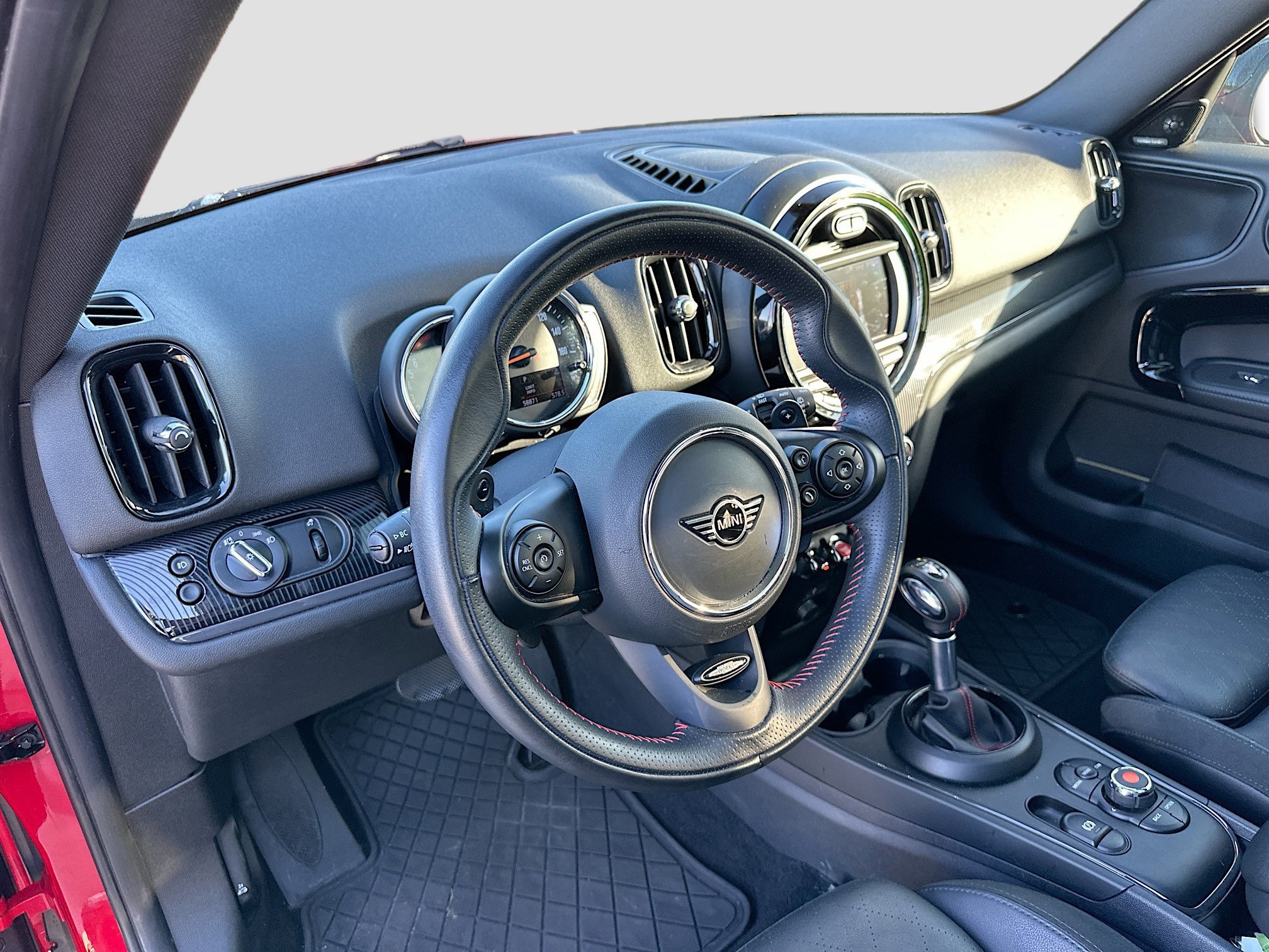 Used 2019 MINI Cooper Countryman S w/ Premium Package image 9