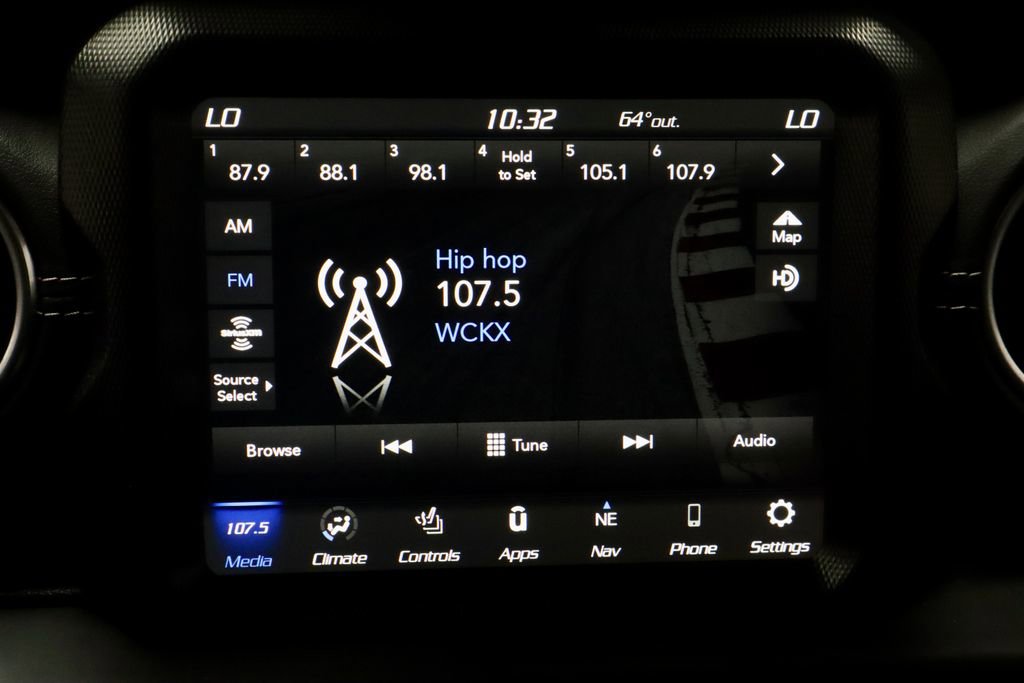 Used 2023 Jeep Wrangler Unlimited Sahara w/ Cold Weather Group AWD/4WD image 3