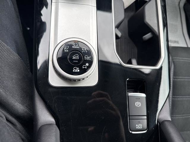 Used 2025 Mitsubishi Outlander AWD image 18