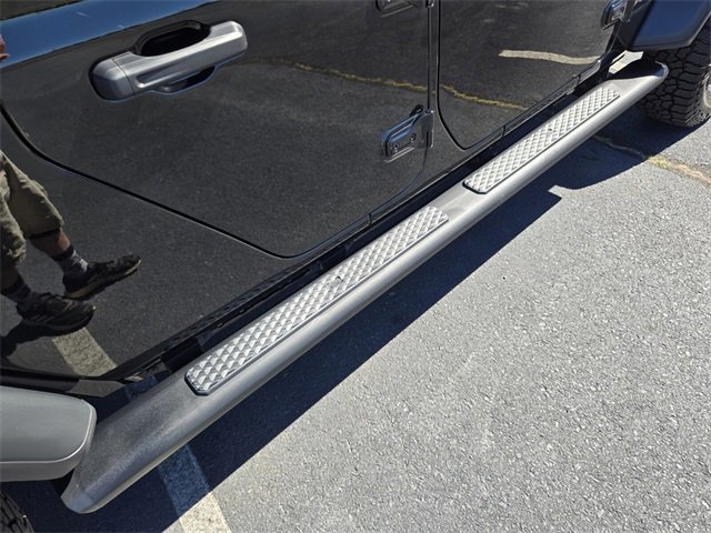 Used 2025 Jeep Gladiator Mojave w/ Convenience Group image 16