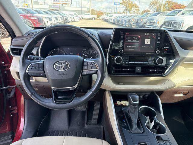 Used 2021 Toyota Highlander XLE image 7