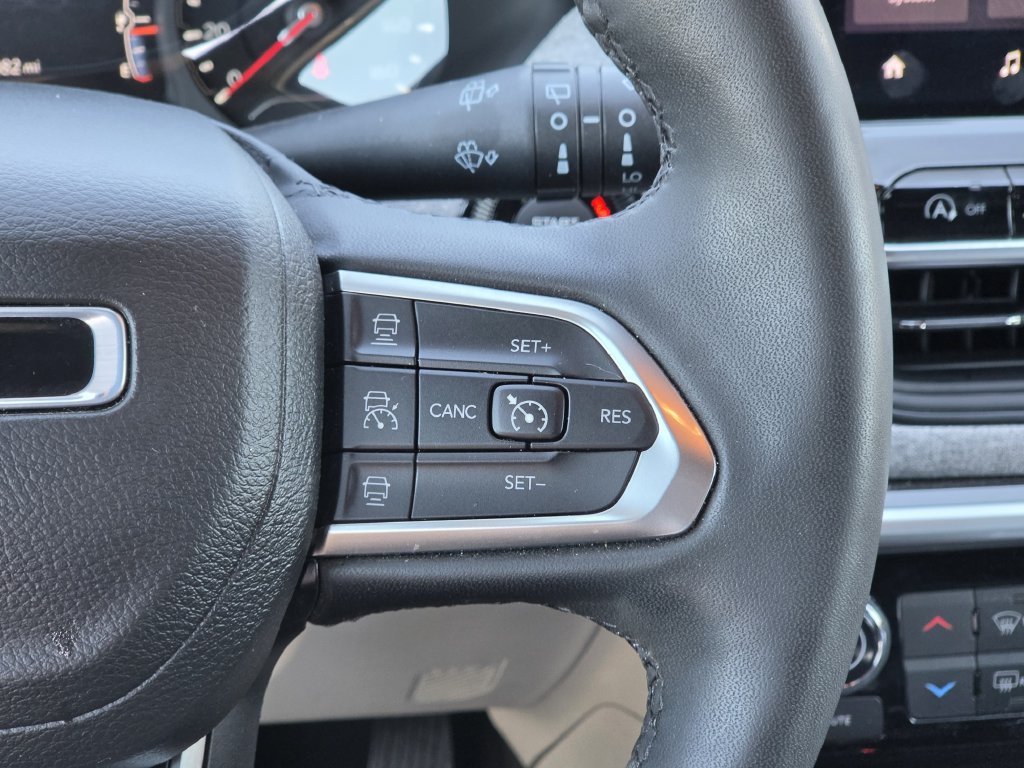 Used 2023 Jeep Compass Latitude w/ Convenience Group AWD/4WD image 26
