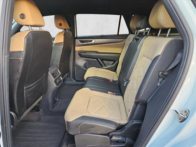 Used 2024 Volkswagen Atlas Cross Sport SE FWD image 15