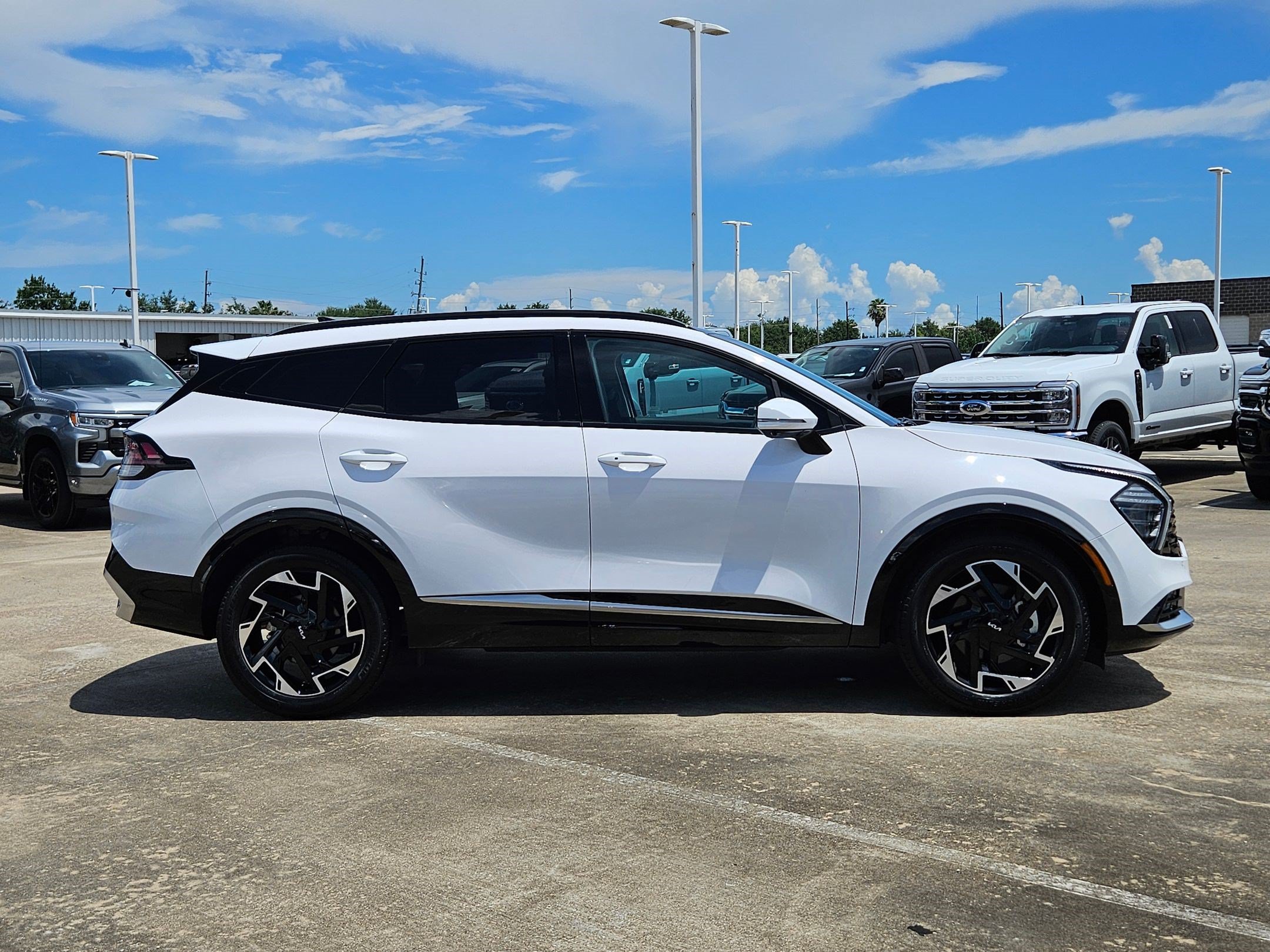 Used 2025 Kia Sportage SX FWD image 2