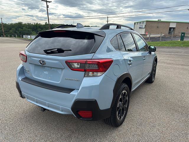 Used 2022 Subaru Crosstrek 2.0i Premium w/ Moonroof Package AWD/4WD image 4