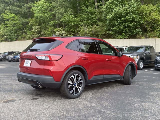 Certified 2022 Ford Escape SE w/ SE Sport Appearance Package FWD image 3