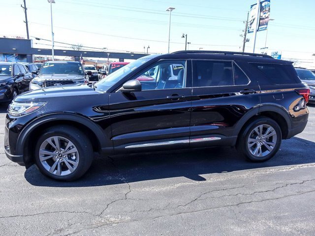 Certified 2025 Ford Explorer Active w/ Active Comfort Package AWD/4WD image 6