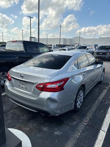 Used 2017 Nissan Altima 2.5 S w/ Power Driver Seat Package FWD image 3
