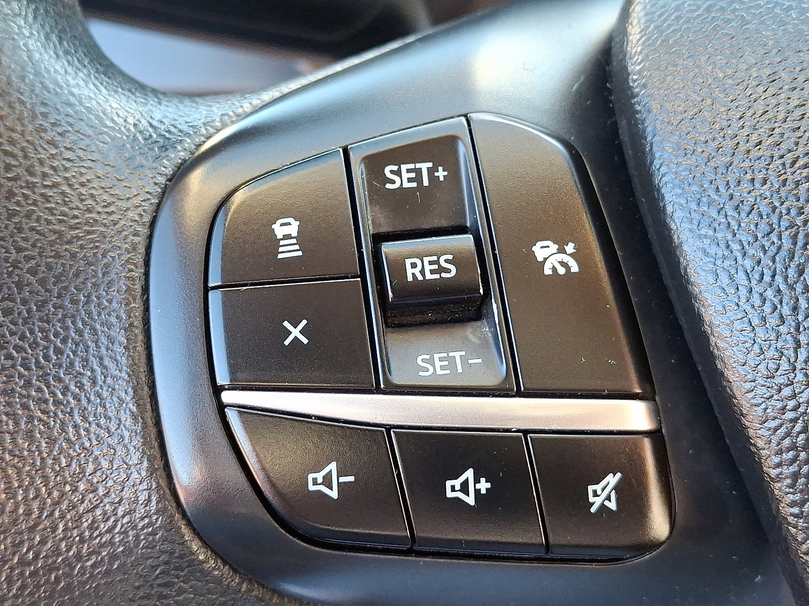 Certified 2020 Ford Escape SE image 34