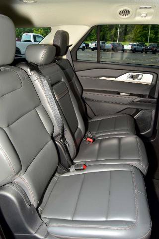 Certified 2025 Ford Explorer Active w/ Active Comfort Package AWD/4WD image 29