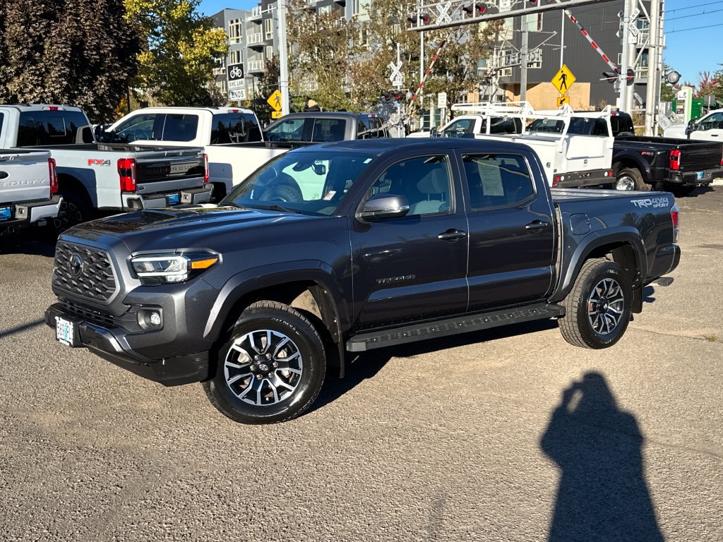 Used 2020 Toyota Tacoma TRD Sport w/ Technology Package AWD/4WD image 1