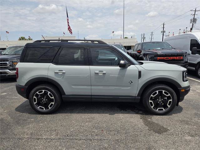 Certified 2023 Ford Bronco Sport Outer Banks w/ Tech Package AWD/4WD image 4