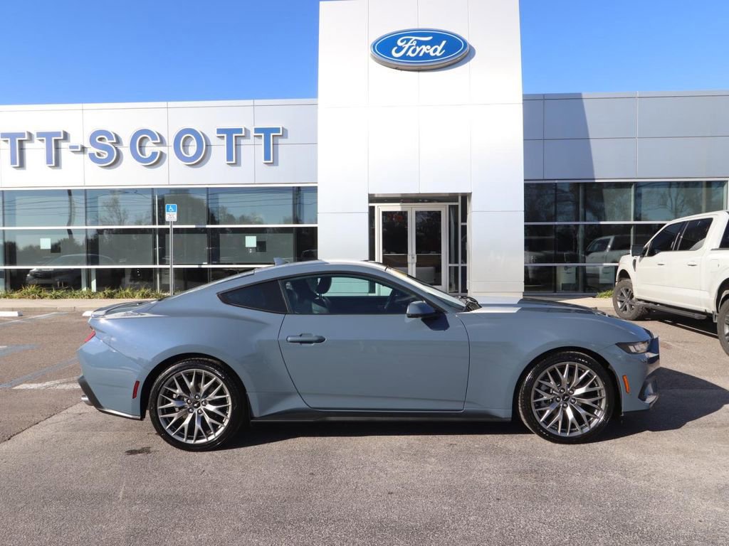 Certified 2025 Ford Mustang Premium image 6