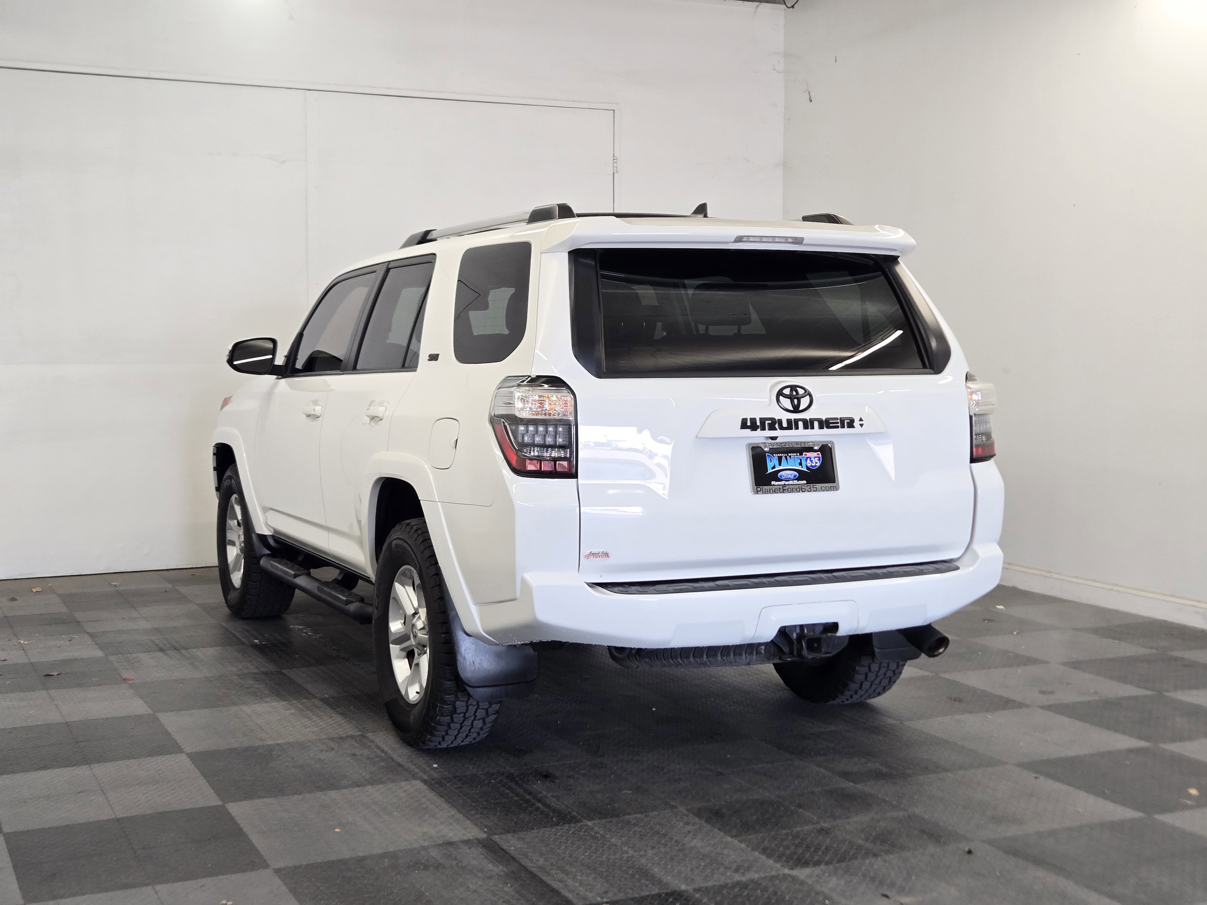 Used 2021 Toyota 4Runner SR5 Premium image 2