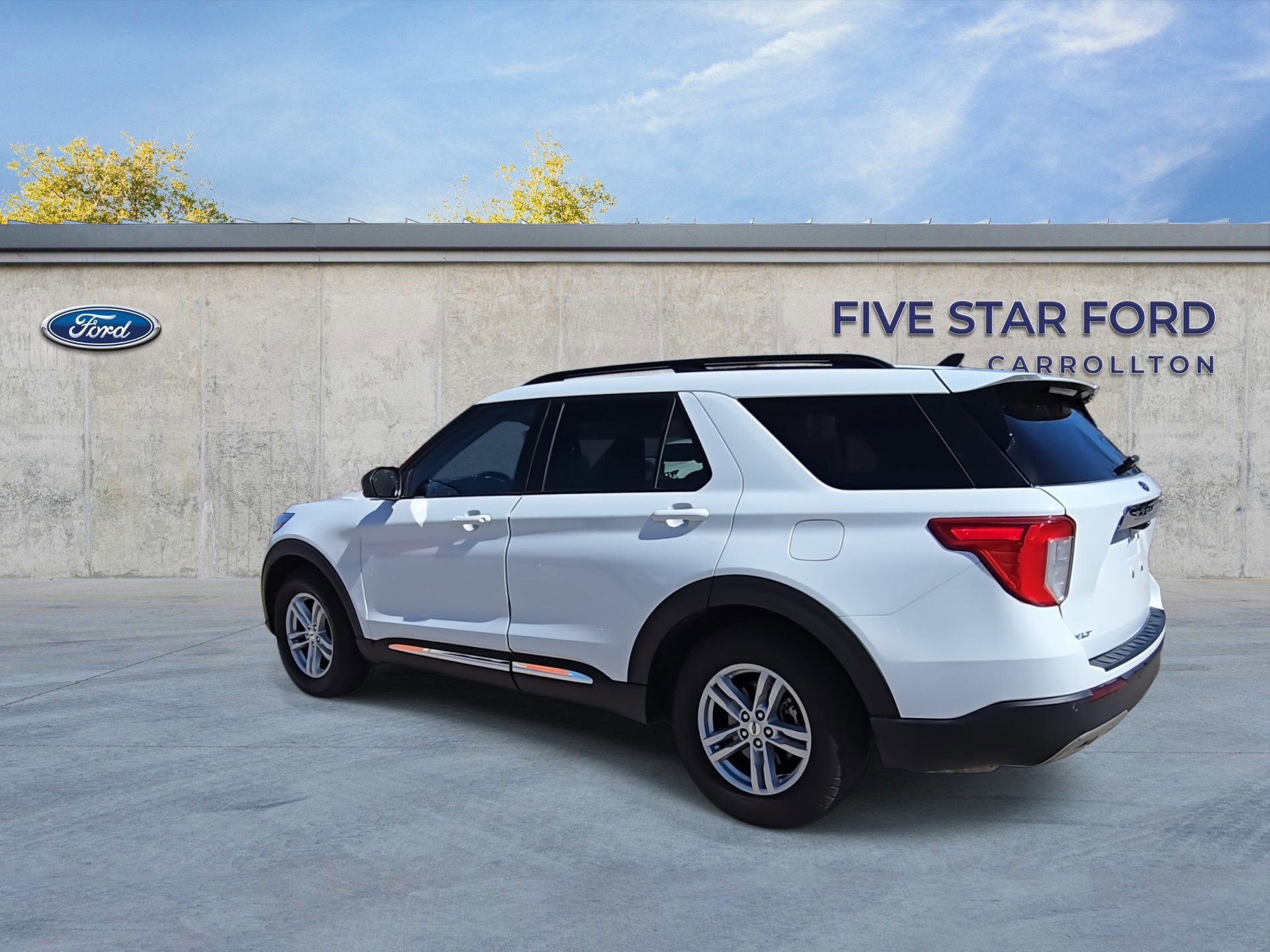 Certified 2023 Ford Explorer XLT w/ Equipment Group 202A image 3