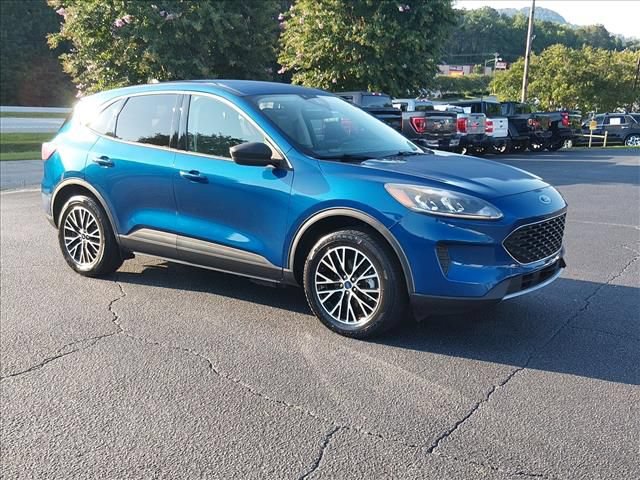 Certified 2022 Ford Escape SE FWD image 2
