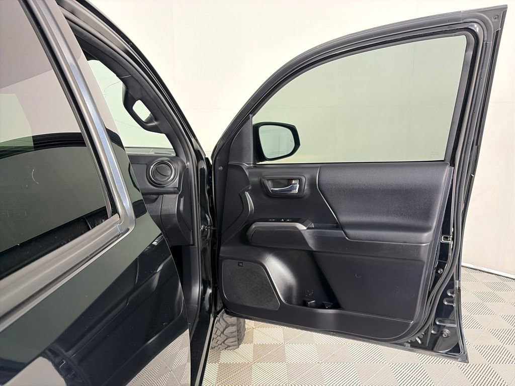 Used 2020 Toyota Tacoma TRD Off-Road w/ TRD Premium Off Road Package image 28
