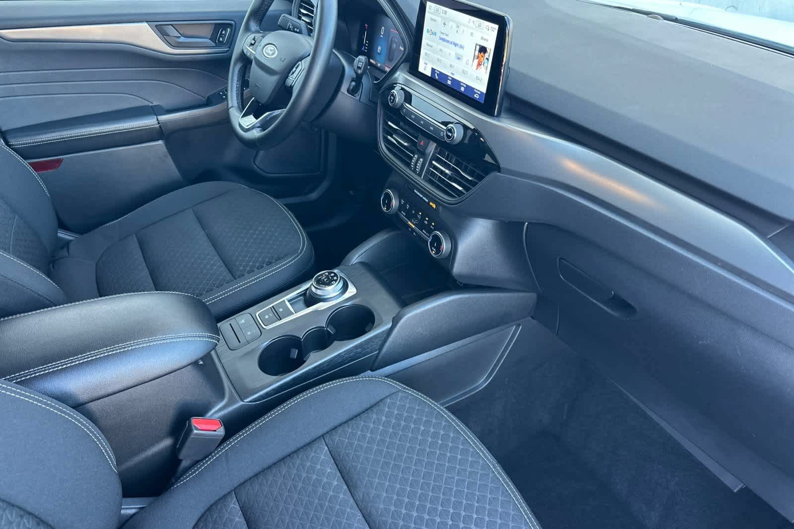 Certified 2024 Ford Escape Active FWD image 17