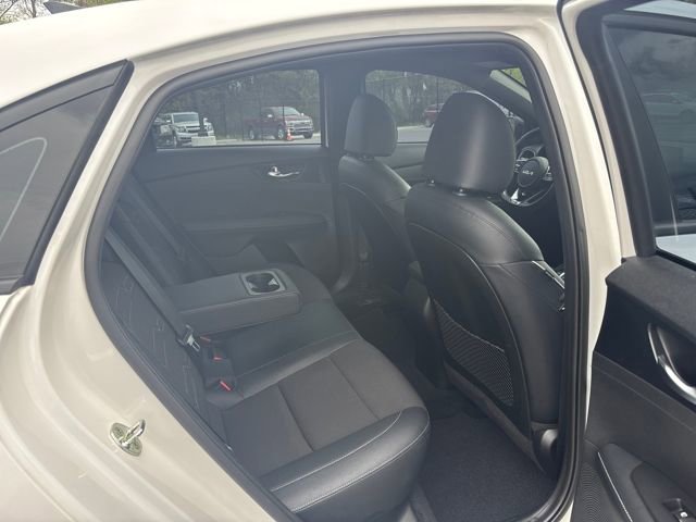 Used 2023 Kia Forte GT-Line w/ GT-Line Premium Package image 11