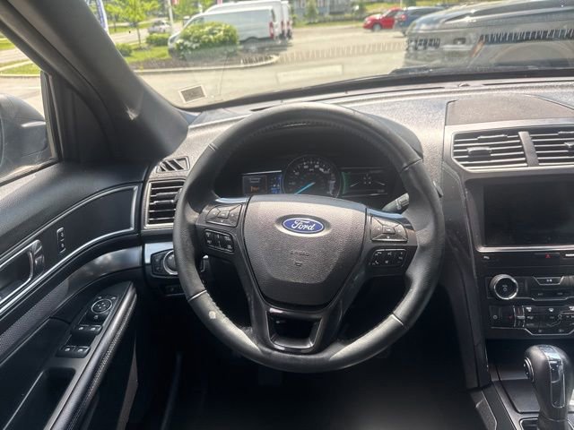 Certified 2019 Ford Explorer XLT w/ Equipment Group 202A AWD/4WD image 23