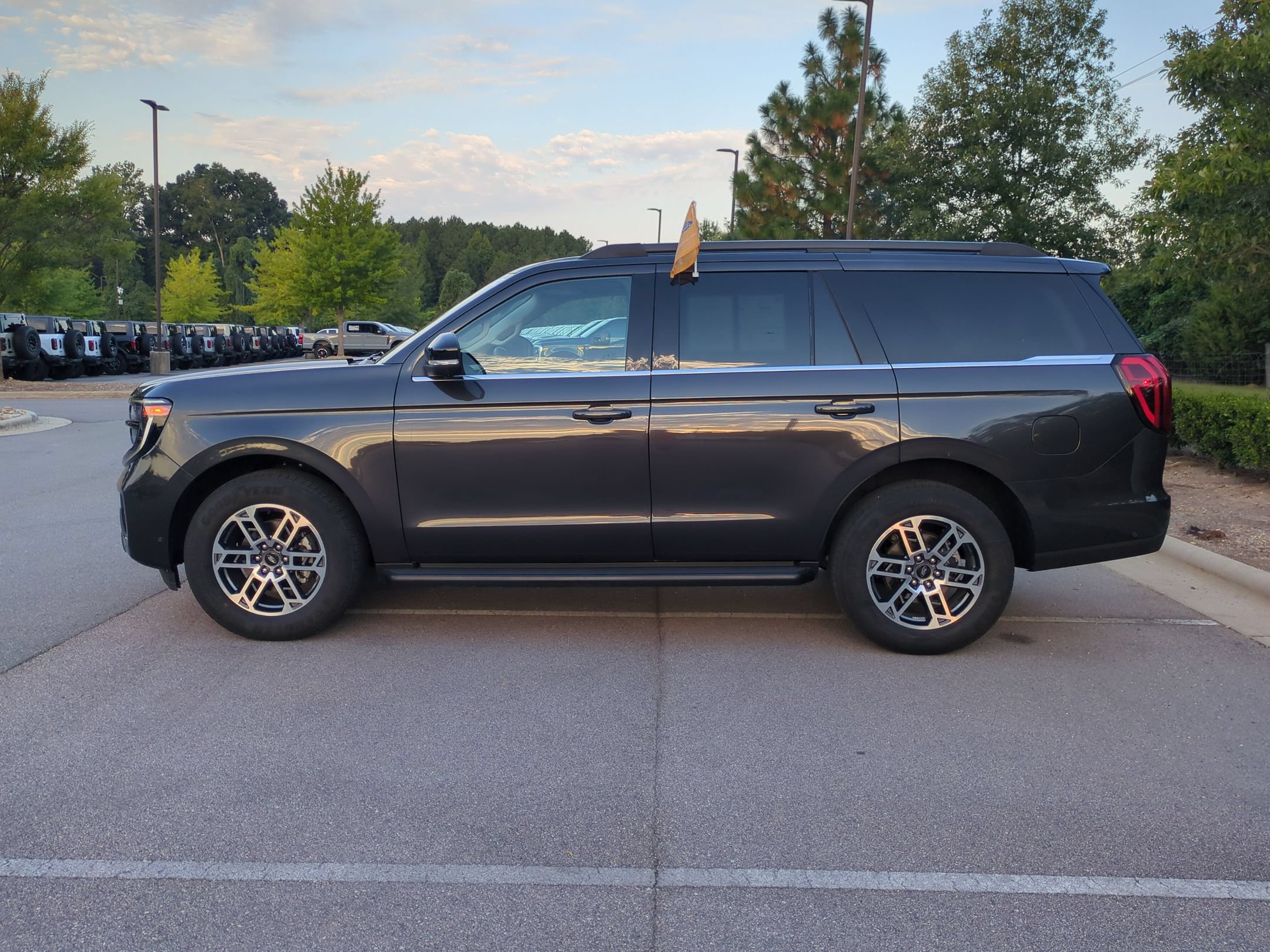 Certified 2025 Ford Expedition Active RWD image 7