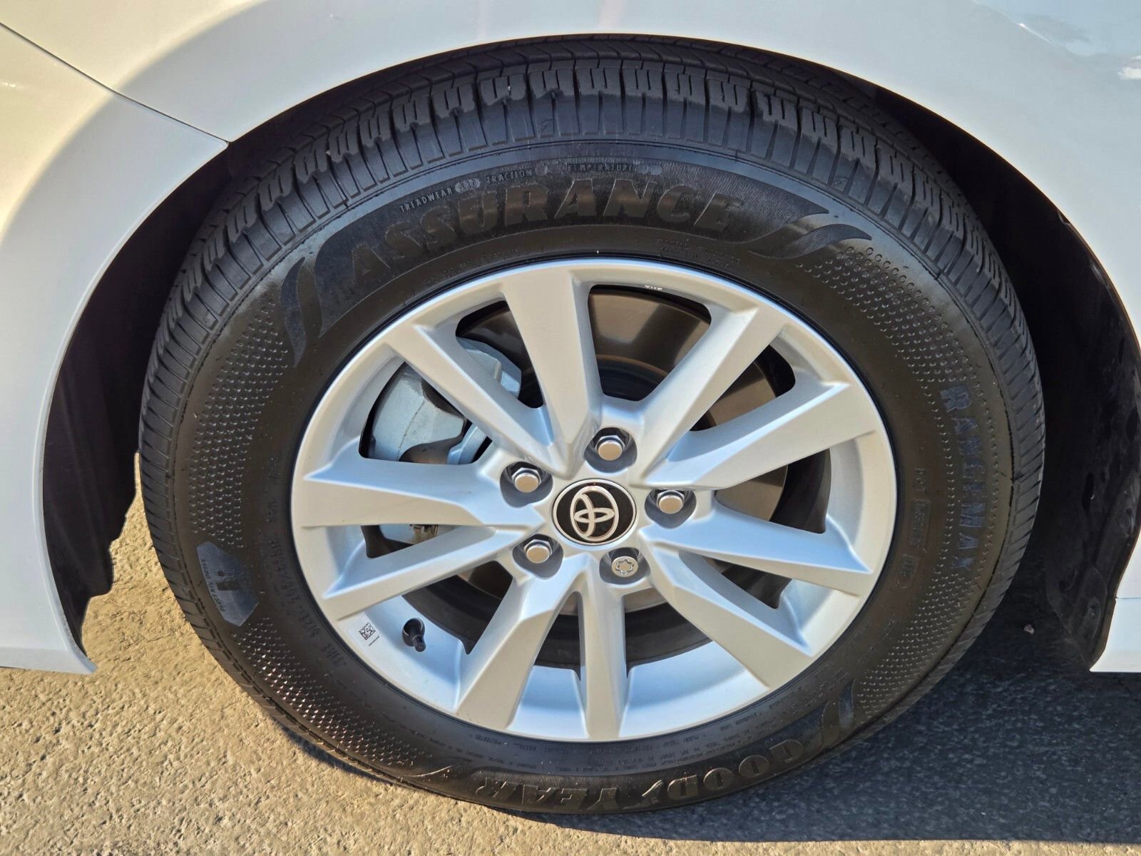 Used 2025 Toyota Camry LE w/ Convenience Package FWD image 9