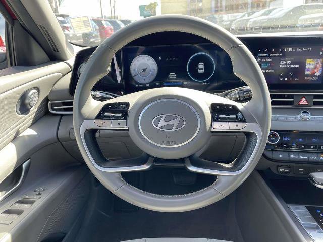 Used 2025 Hyundai Elantra SEL image 5