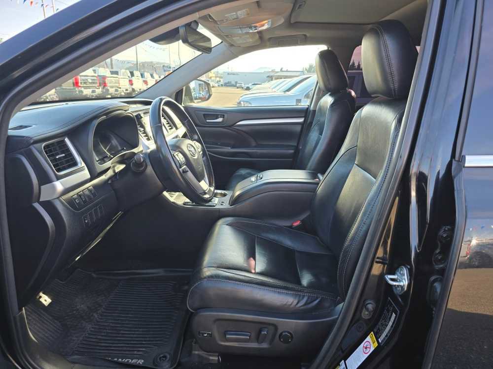 Used 2018 Toyota Highlander XLE image 22