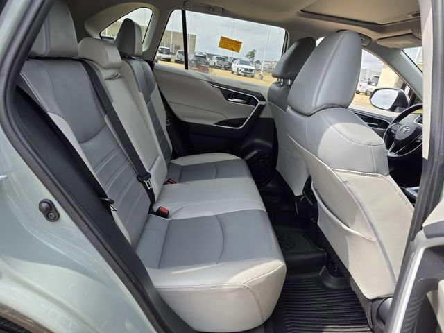 Used 2020 Toyota RAV4 XLE Premium image 27