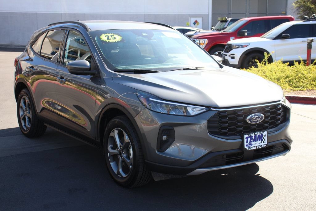 Certified 2025 Ford Escape ST-Line Select AWD/4WD image 11