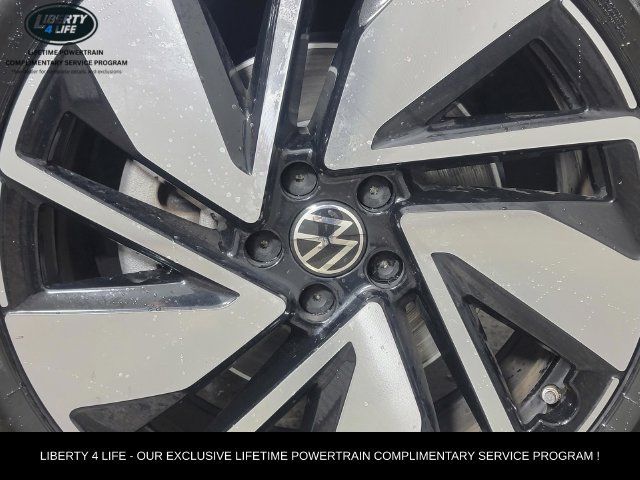 Used 2025 Volkswagen Atlas SE AWD/4WD image 11