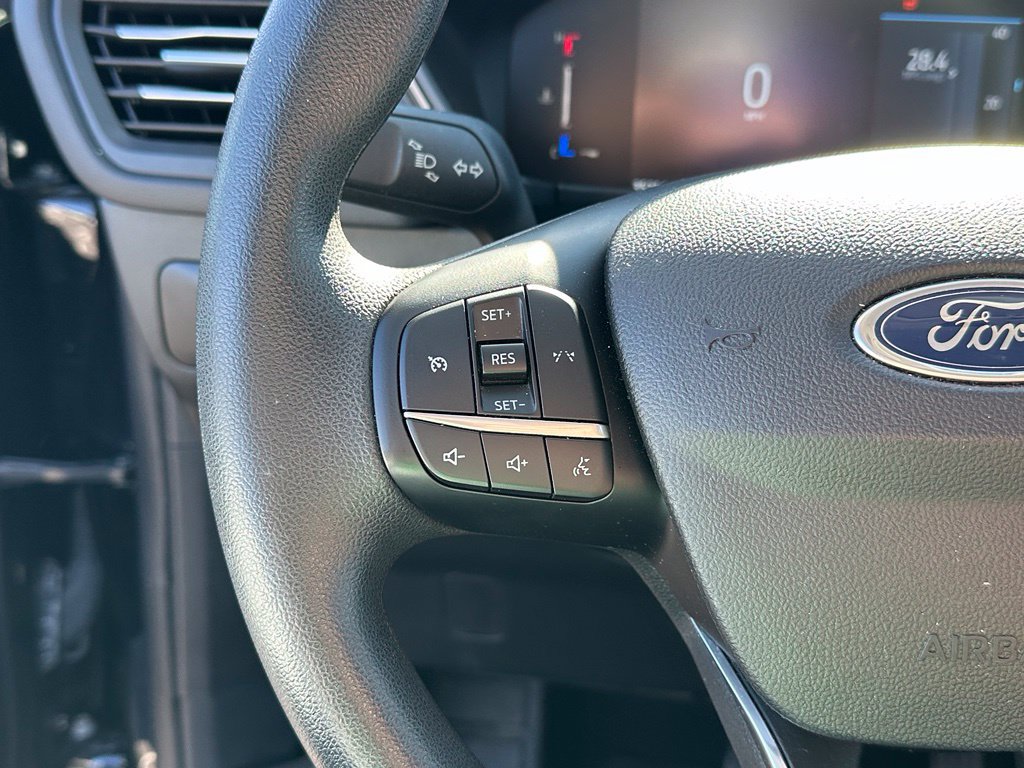 Certified 2025 Ford Escape Active AWD/4WD image 9