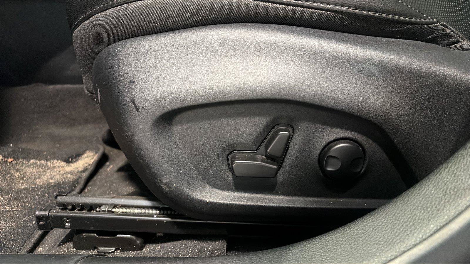 Used 2022 Jeep Compass Latitude w/ Sun and Sound Group AWD/4WD image 19