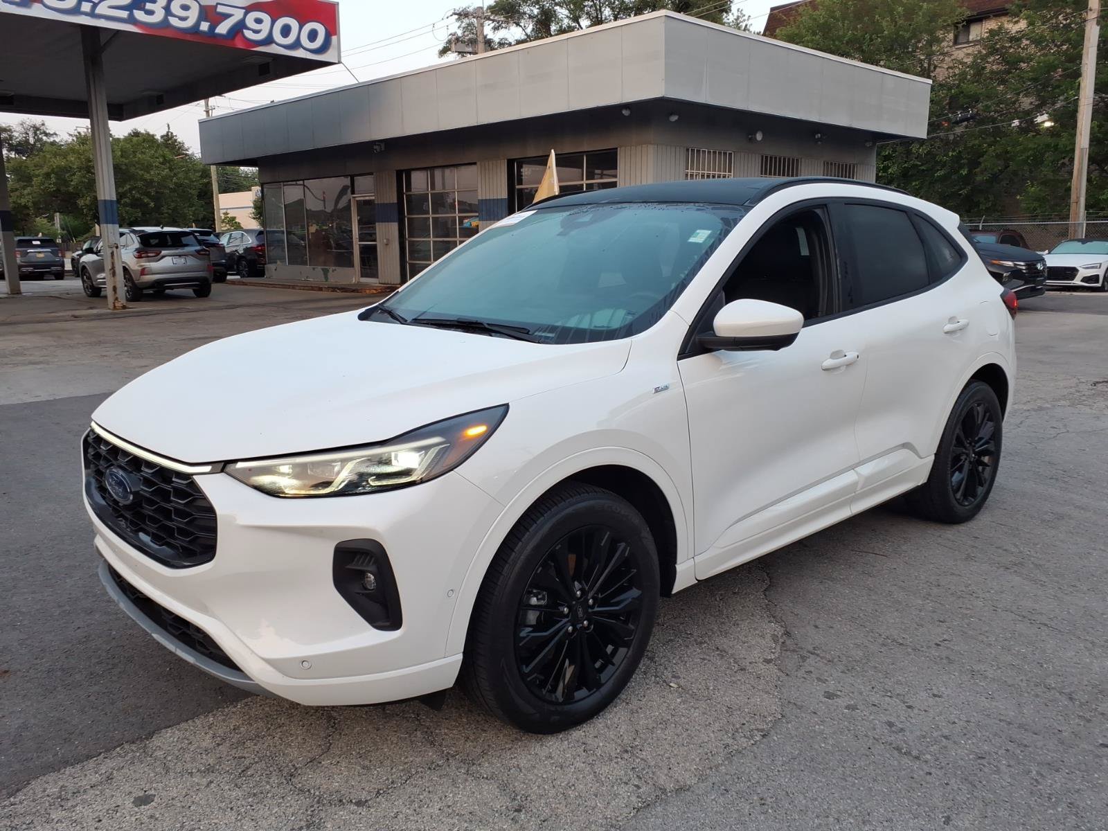 Certified 2024 Ford Escape ST-Line Elite w/ Premium Technology Package AWD/4WD image 7