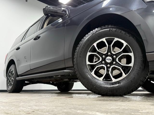 Certified 2024 Ford Expedition XLT image 3