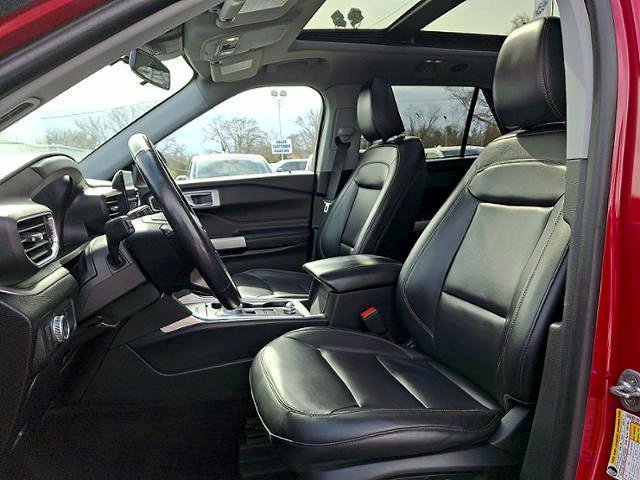 Certified 2022 Ford Explorer XLT w/ Equipment Group 202A AWD/4WD image 13