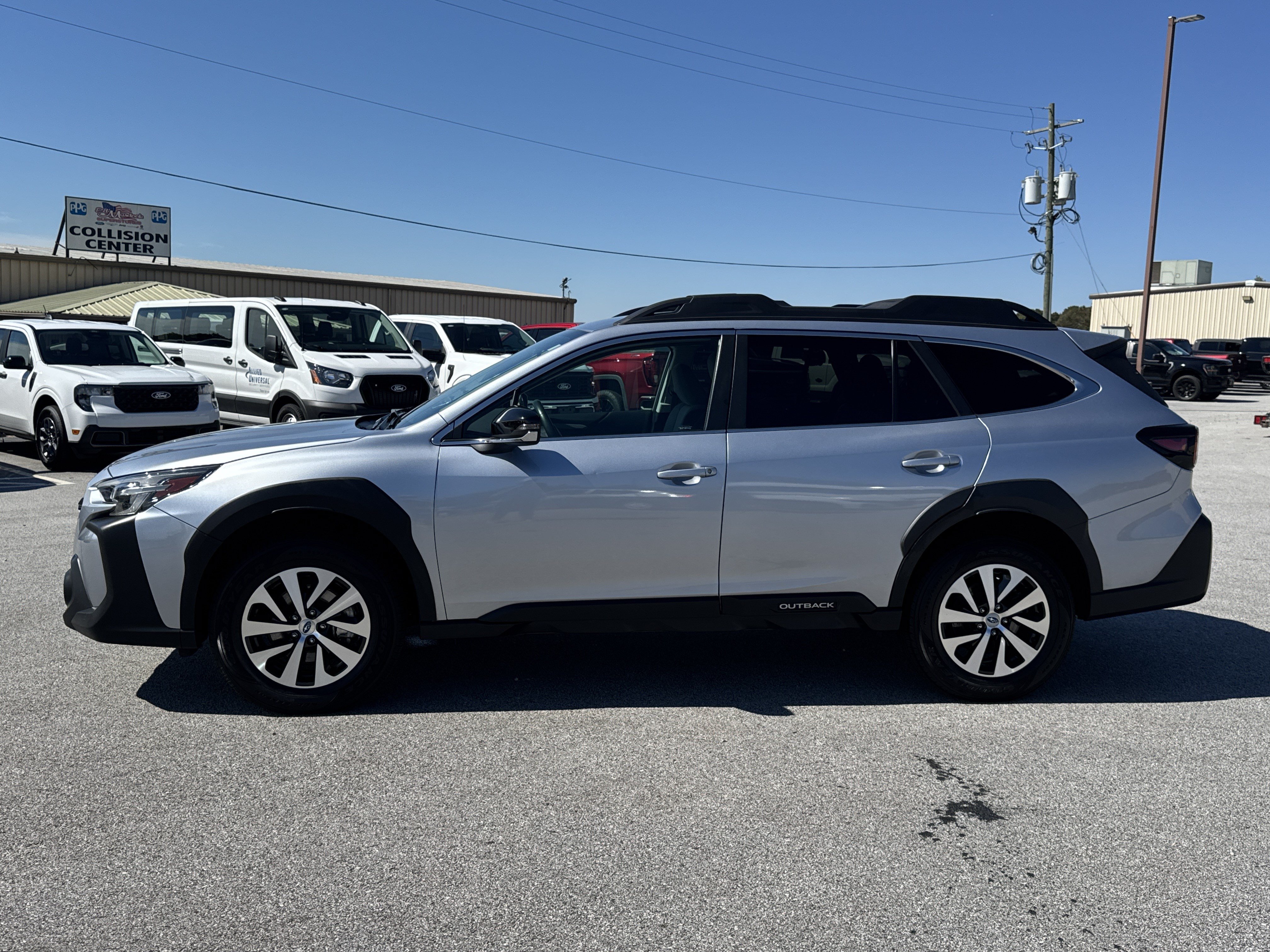 Used 2023 Subaru Outback Premium AWD/4WD image 8