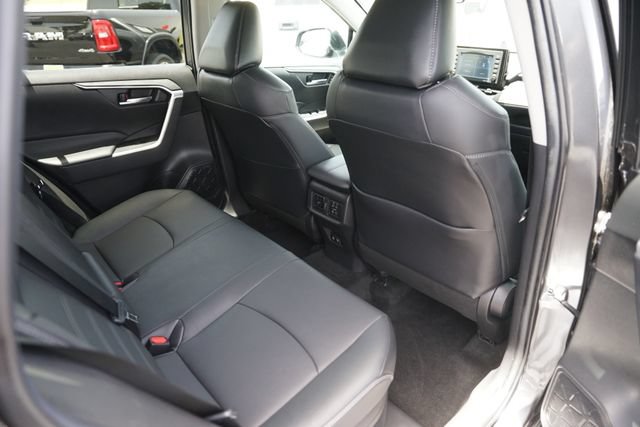 Used 2021 Toyota RAV4 XLE Premium AWD/4WD image 15
