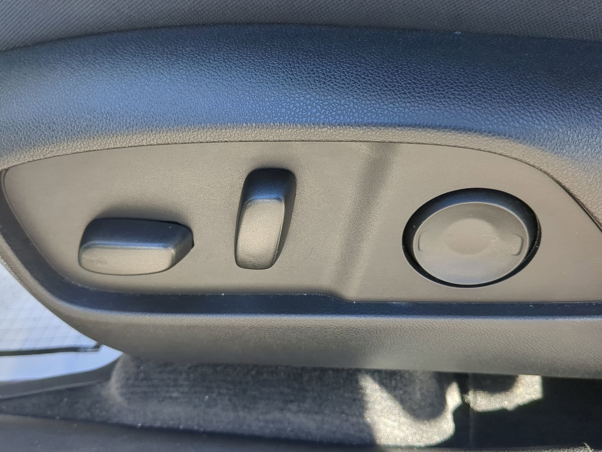 Used 2025 Chevrolet Equinox ACTIV w/ Convenience Package III image 49