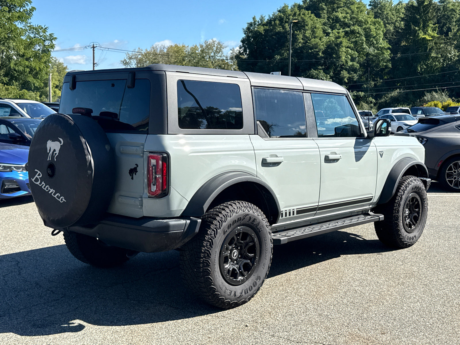 Certified 2021 Ford Bronco First Edition AWD/4WD image 4