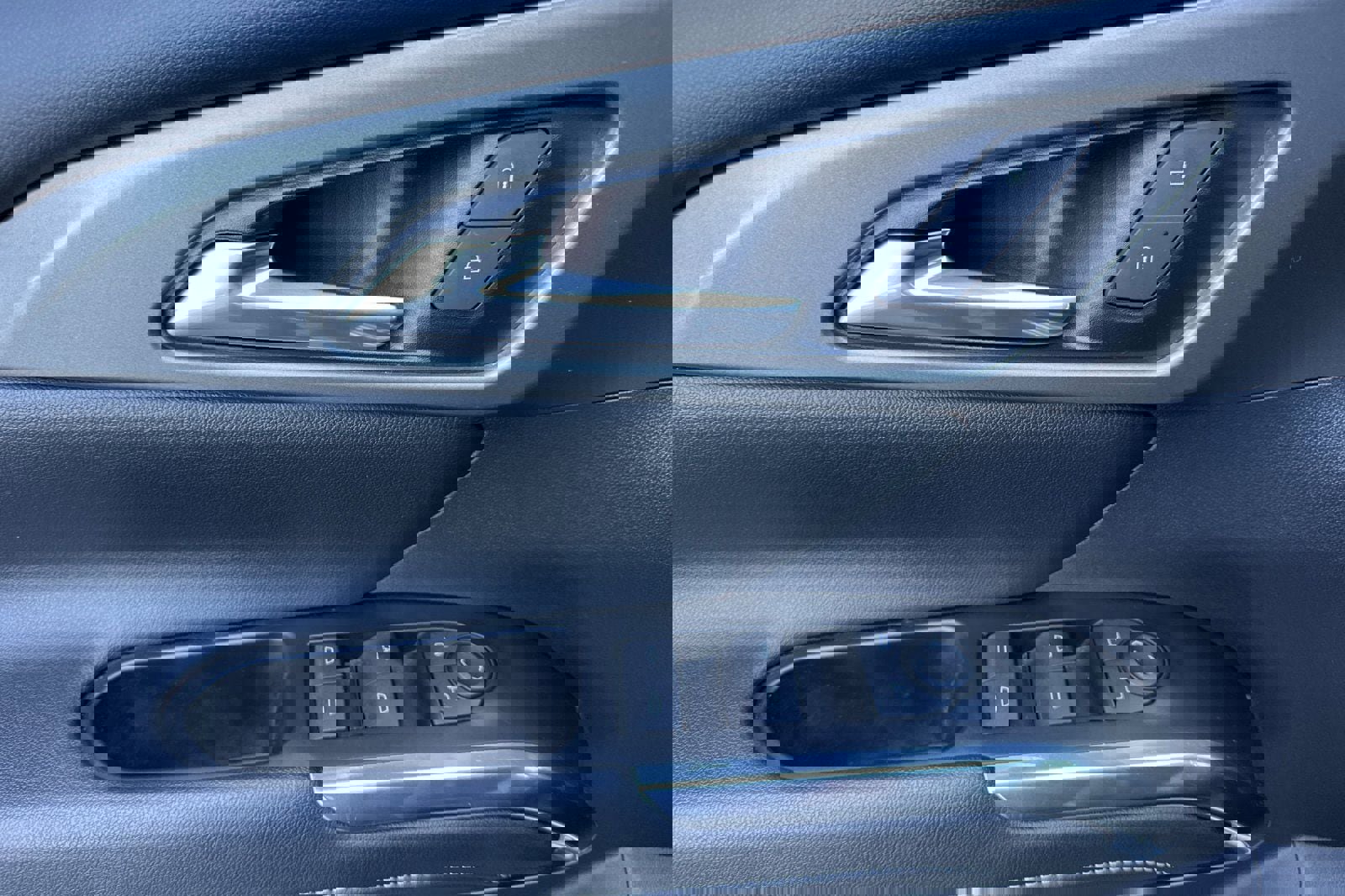 Used 2024 Chevrolet Traverse LT w/ Trailering Package FWD image 13