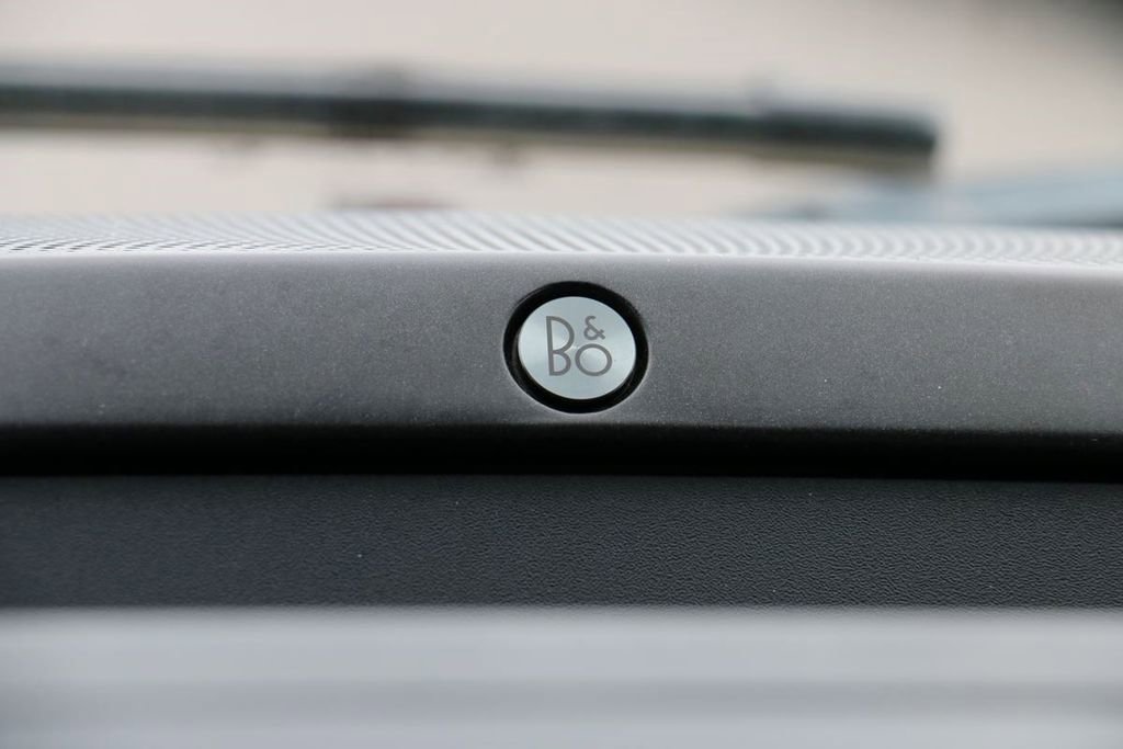 Certified 2018 Ford F150 Platinum w/ Equipment Group 701A Luxury image 21