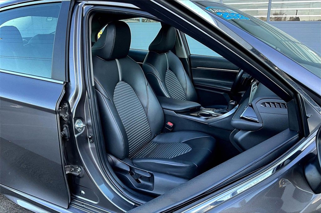Used 2023 Toyota Camry SE image 7