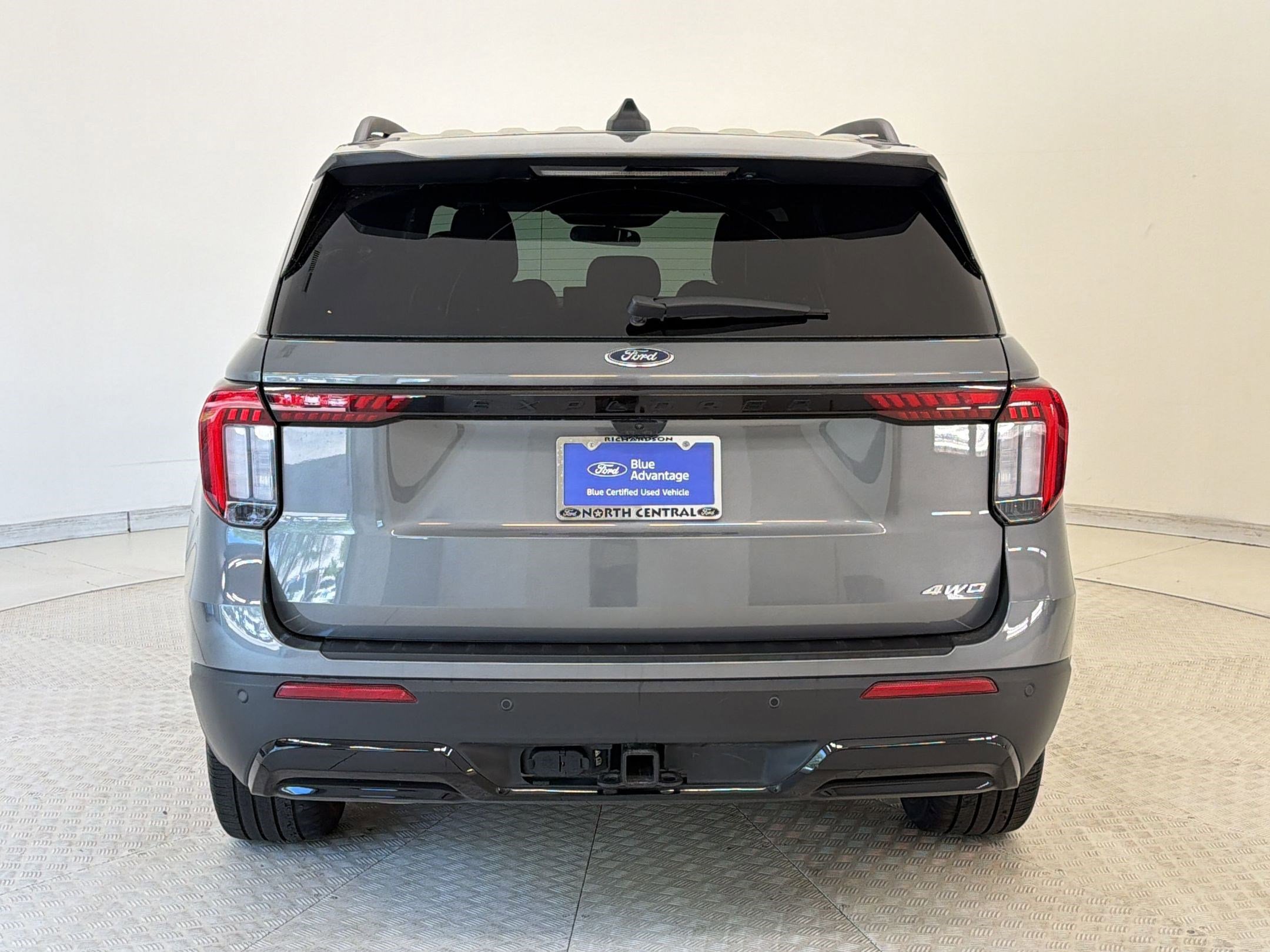 Certified 2025 Ford Explorer ST-Line w/ ST-Line Street Pack image 4