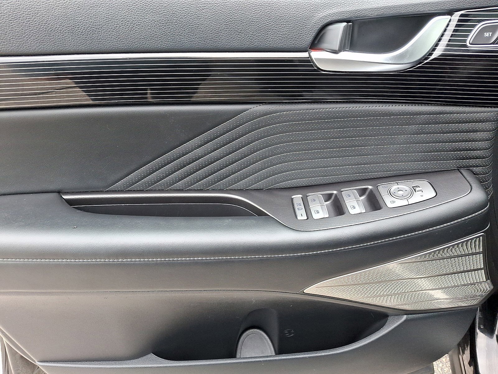 Used 2024 Hyundai Palisade Calligraphy image 11