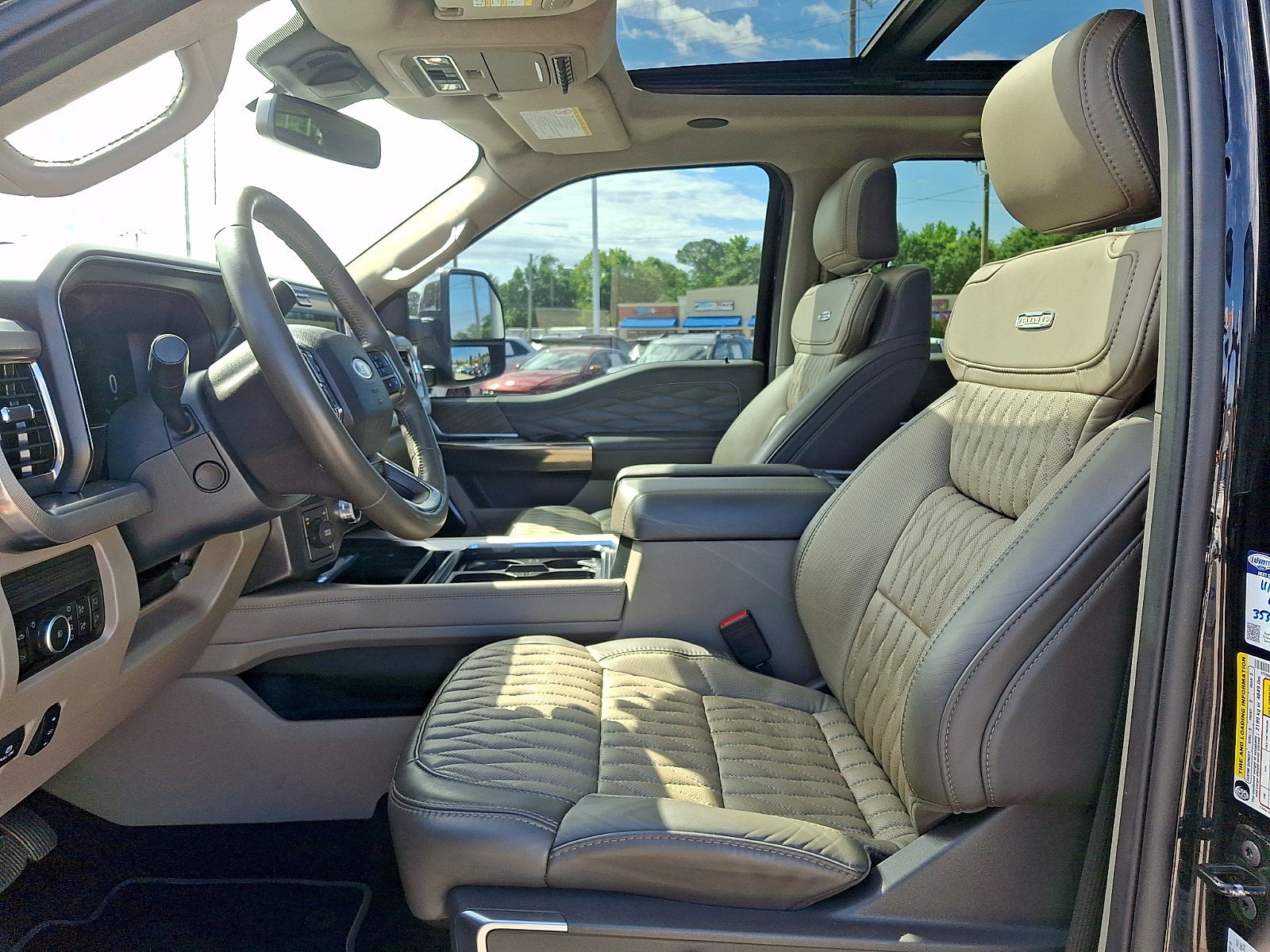 Certified 2025 Ford F450 Platinum w/ Platinum Plus Package AWD/4WD image 12
