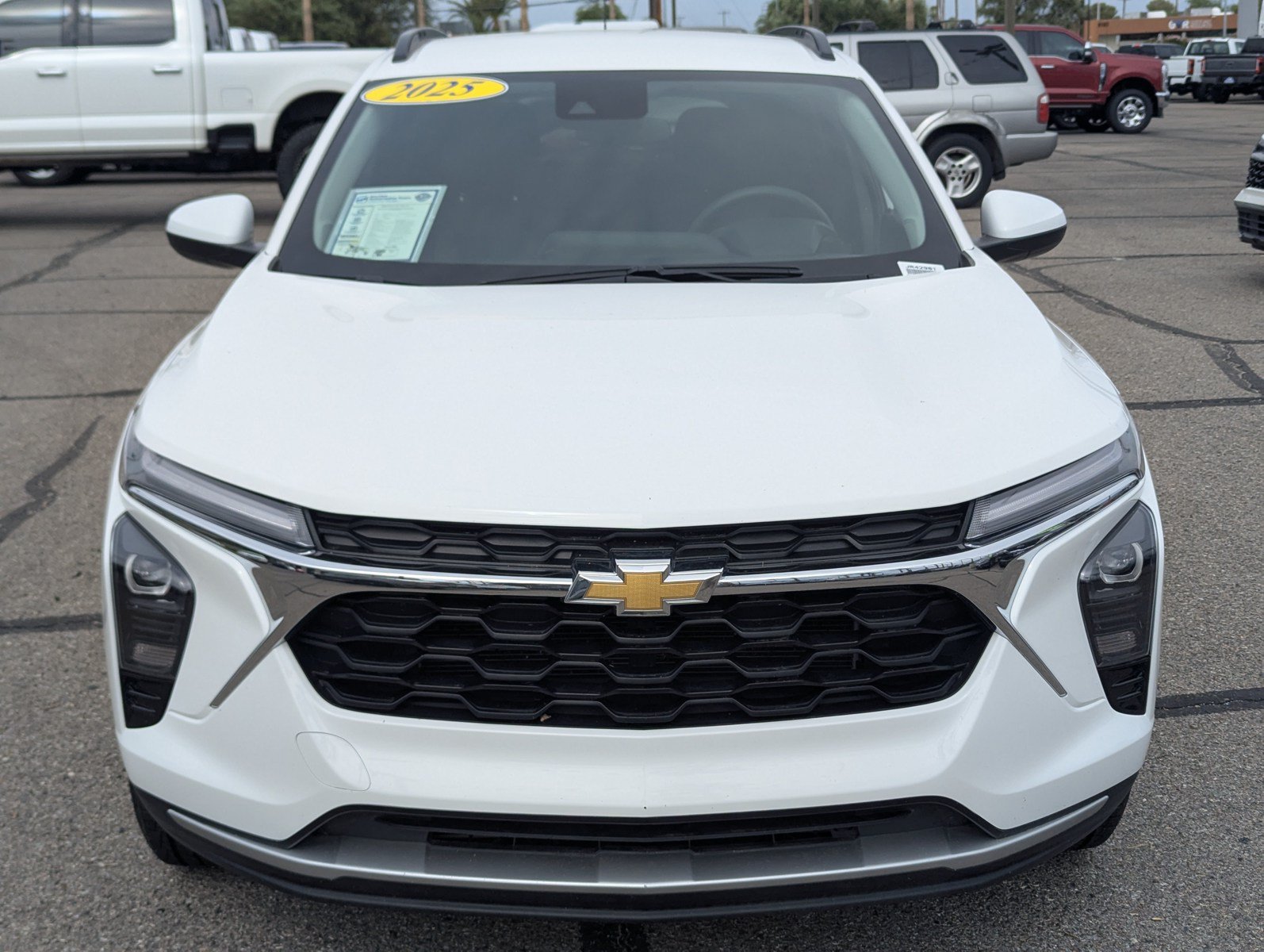 Used 2025 Chevrolet Trax LT FWD image 6