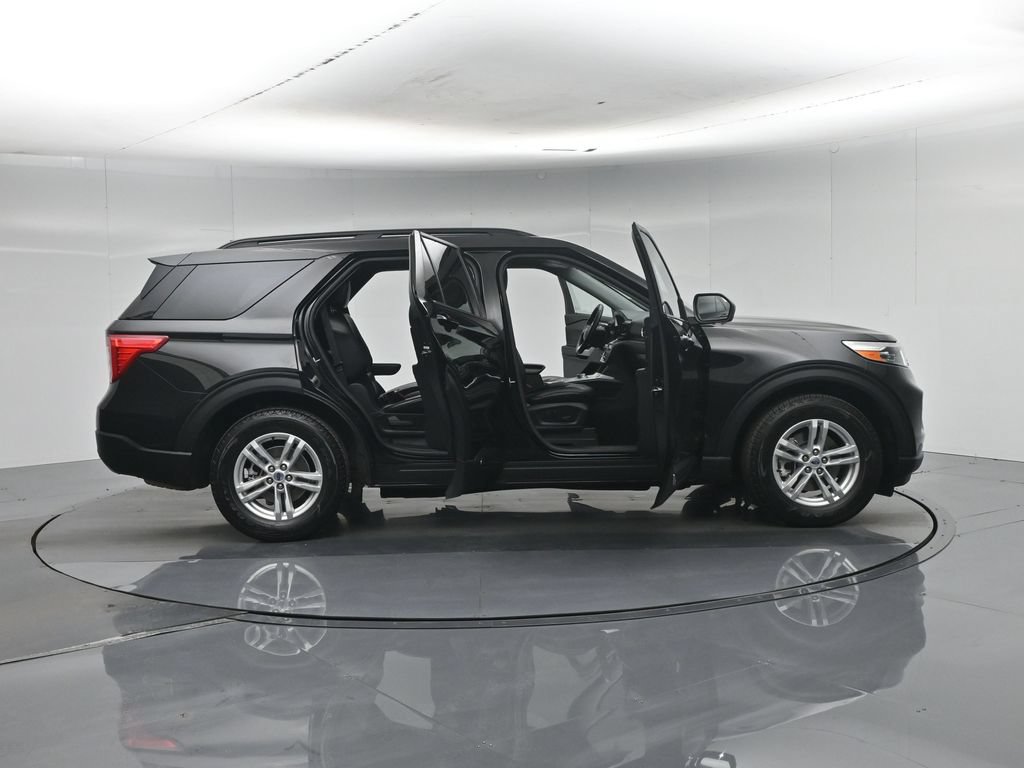 Certified 2023 Ford Explorer XLT w/ Equipment Group 202A RWD image 5