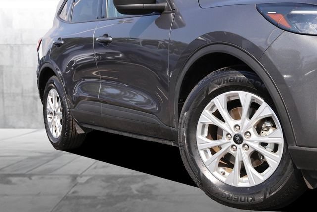 Certified 2025 Ford Escape Active FWD image 3